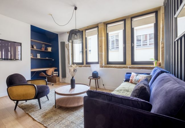 Apartment in Lyon - HONORÊ SUITE DU TEMPLE