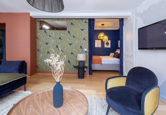 Apartment in Lyon - HONORÊ SUITE DU TEMPLE